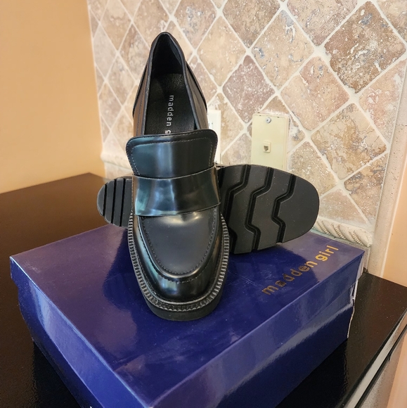 Steve Madden Loafers - Picture 6 of 6